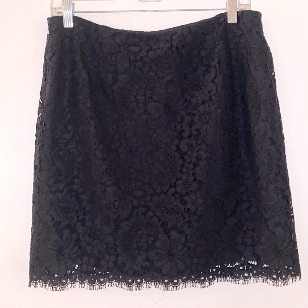 NWT Ralph Lauren black label lace skirt 18” hidden side zip. Dress up or down